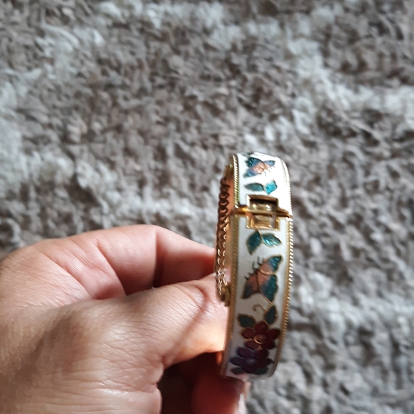 Bracelets - Picture 2 of 3